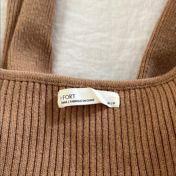 Camel Ribbed Long Sleeve Sweater - Picture 5 of 5